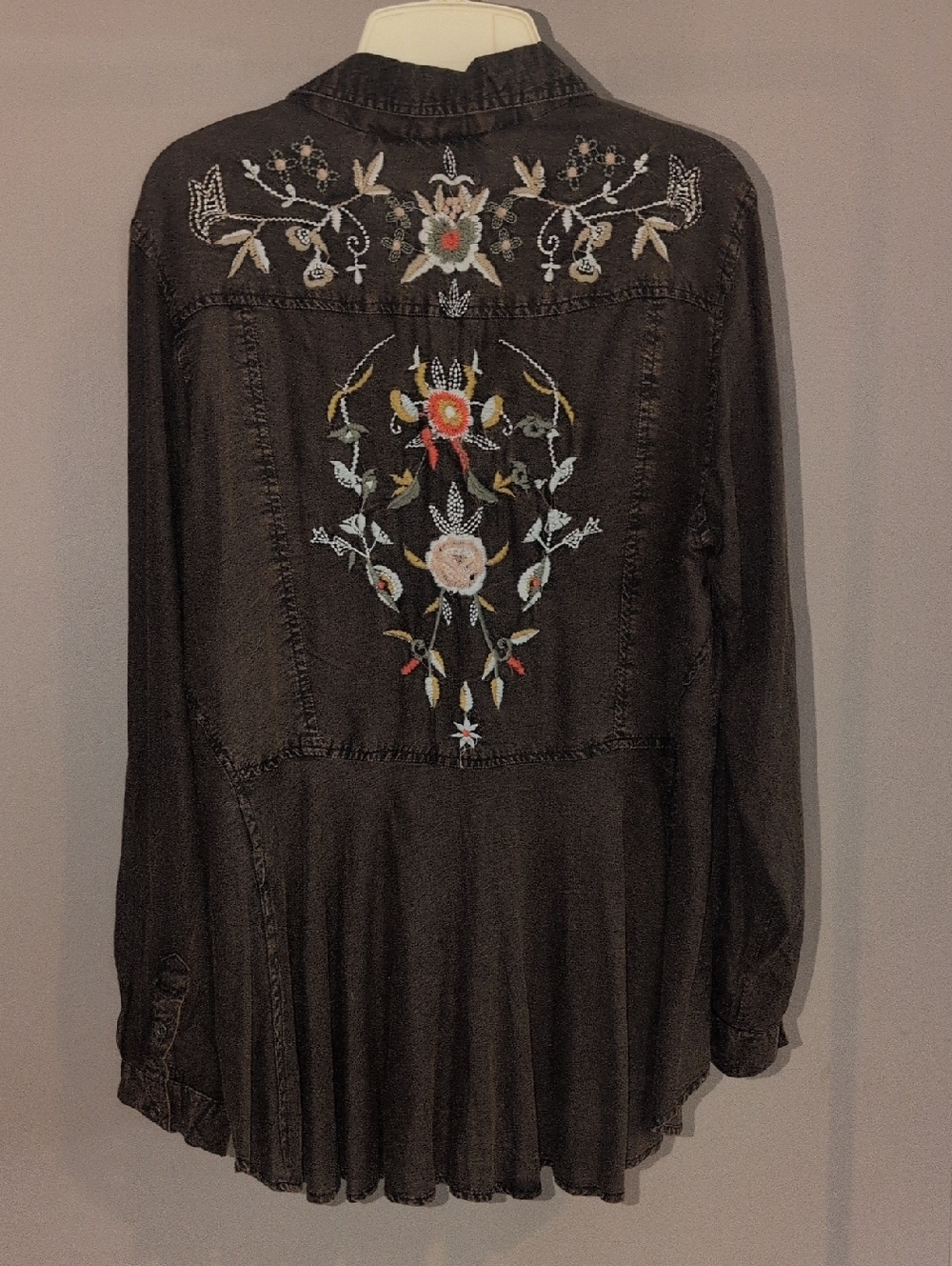 Lola P. Embroidered Button Down Tunic Top Medium